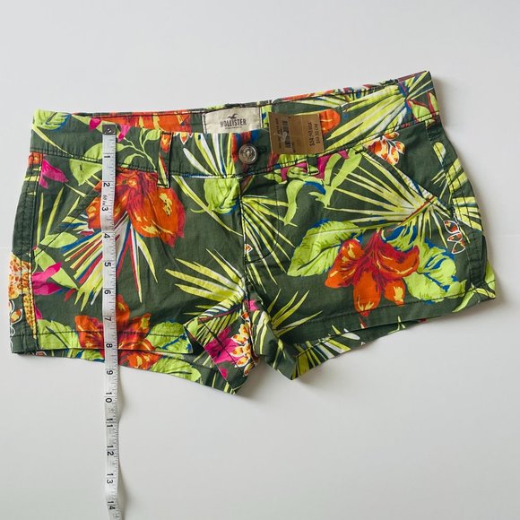 Hollister Stretch Shorts - Picture 3 of 5